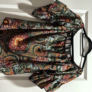 NWT Paisley Top
